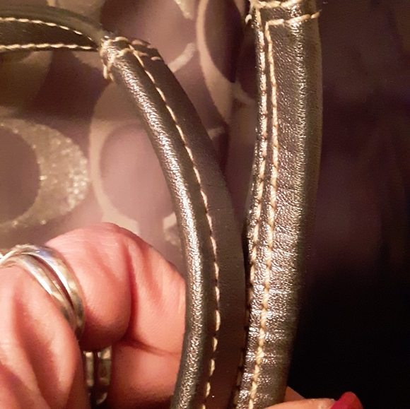 Fabulous Coach handbag! - Picture 9 of 13